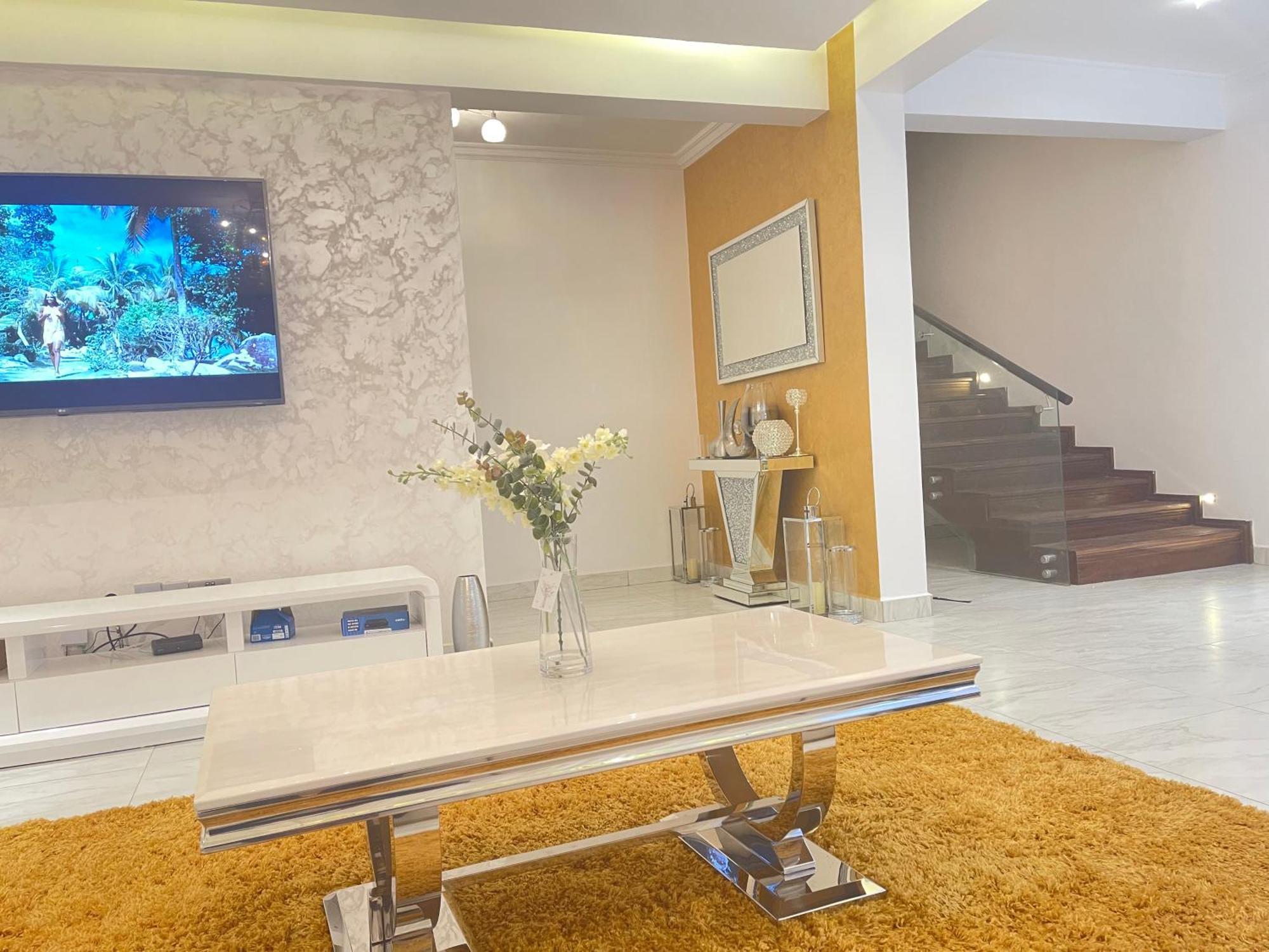 The Vittins Apartment Accra Bagian luar foto