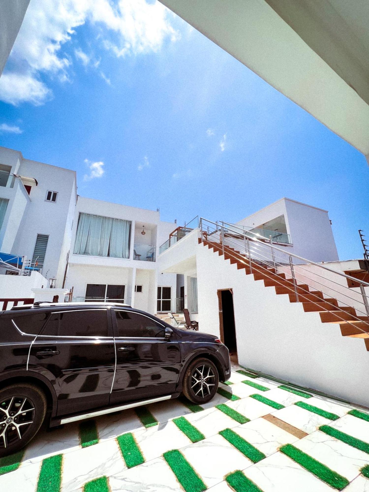 The Vittins Apartment Accra Bagian luar foto